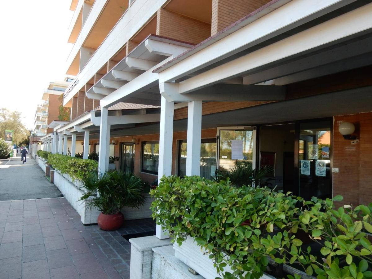 Hotel Bellariva Пескара Екстер'єр фото